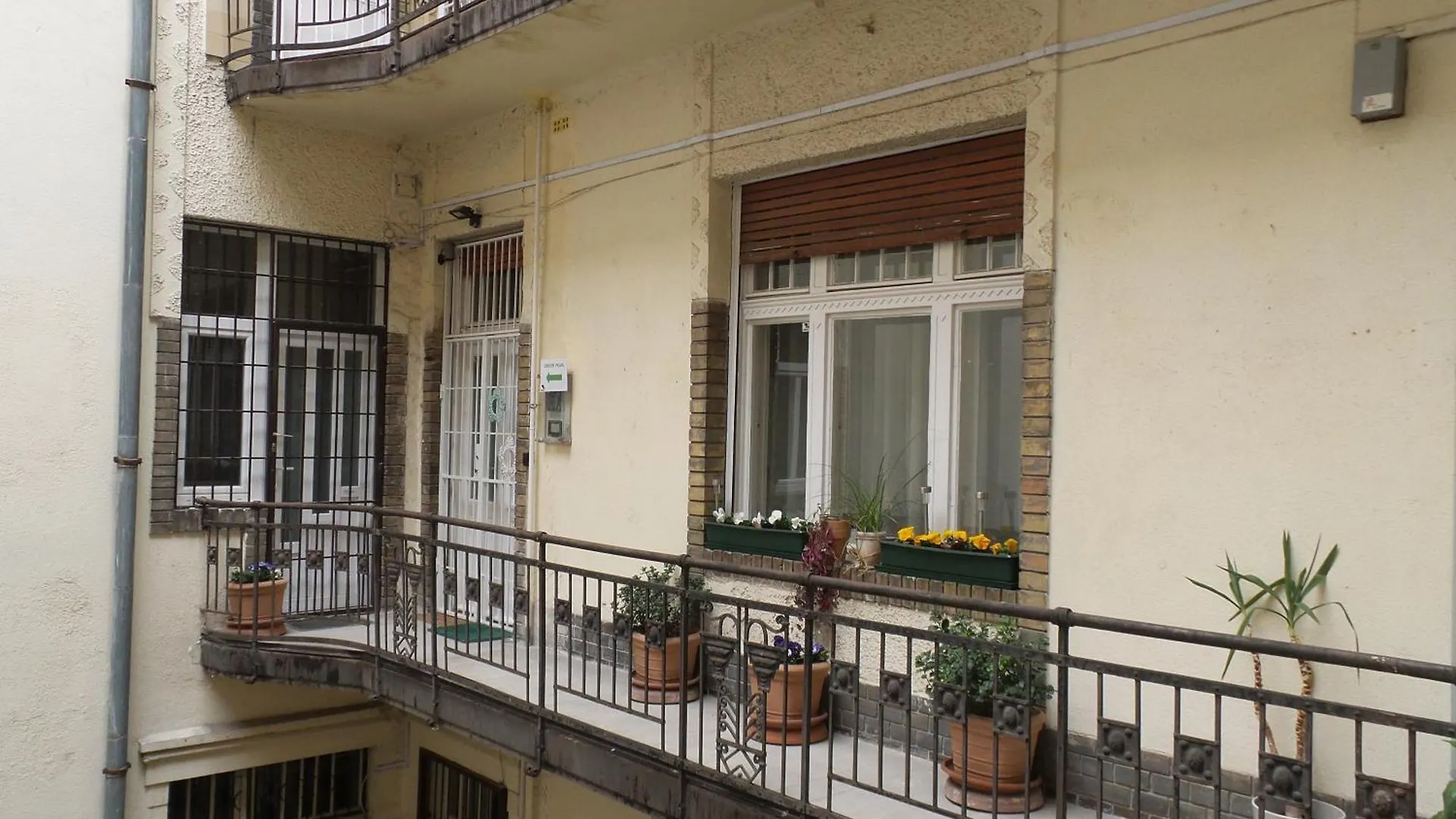 Gold Pearl Apartment 2 Rooms At St Stephen' S Basilica Budapest